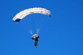 乐鱼官网入口-凯尔特人队奋勇直前，抢夺东部冠军，凯尔特人全队